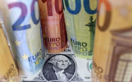 الإسترليني واليورو يصعدان بدعم من تراجع الدولار