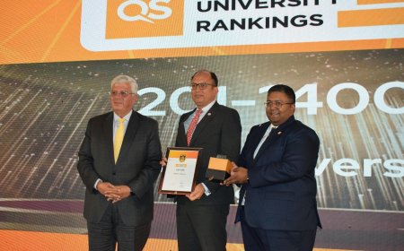 وزير التعليم العالي يكرم رئيس جامعة حلوان لتواجد الجامعة المتميز في تصنيف QS العالمي