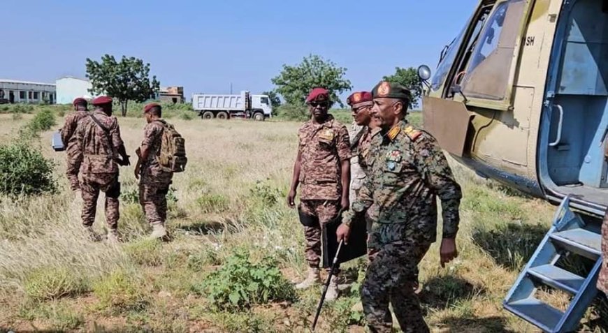 البرهان يتفقد قيادة المنطقة الشرقية العسكرية ويطمئن على جاهزية القوات