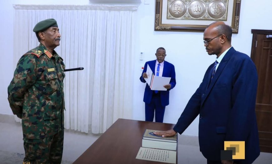 التهامي الزين حجر يؤدي القسم وزيرًا للتربية والتعليم أمام رئيس مجلس السيادة السوداني