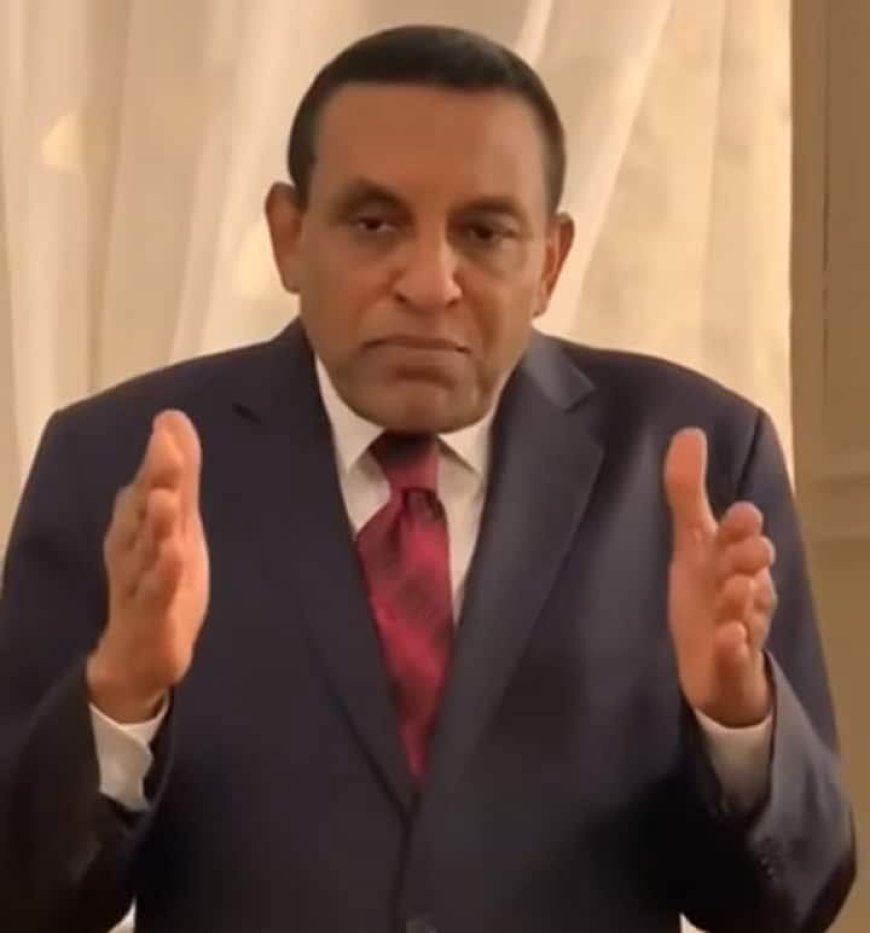 رئيس الوزراء كامل إدريس يُعلن حل الحكومة ويكلّف الأمناء العامين والوكلاء بتسيير المهام مؤقتًا