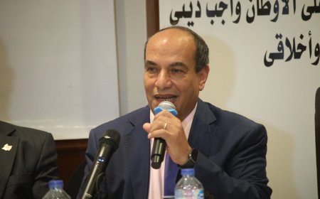 د. جرجس عوض من معرض الكتاب : الوطن ليس مجرد أرض .. جزء من كيانك وضميرك | صور