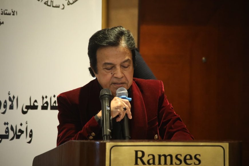 د. حسن حماد خلال ندوة رسالة السلام بمعرض الكتاب : العودة للقرآن طريق آمن لحماية الأوطان