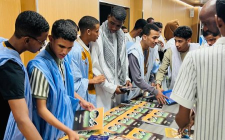 شهدت الأمسية الرمضانية التي نظّمها مركز رسالة السلام للدراسات والبحوث في العاصمة نواكشوط مساء اليوم، إقبالًا لافتًا على مؤلفات المفكر العربي علي محمد الشرفاء الحمادي، وذلك على هامش حفل الإفطار الذي جمع نخبة من الصحفيين والأساتذة والمثقفين