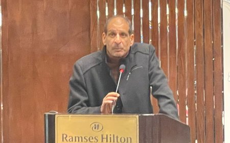 عاطف زايد خلال ندوة رسالة السلام : العودة القرآن طريق التكافل والسلام  | صور