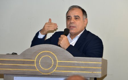 بكلمات مؤثرة وقصيدة أبكت الحاضرين.. الإعلامي مجدي طنطاوي يستعرض فكر "الشرفاء الحمادي" في حفل إفطار مركز العرب والمكتبة الرقمية للشرفاء الحمادي 