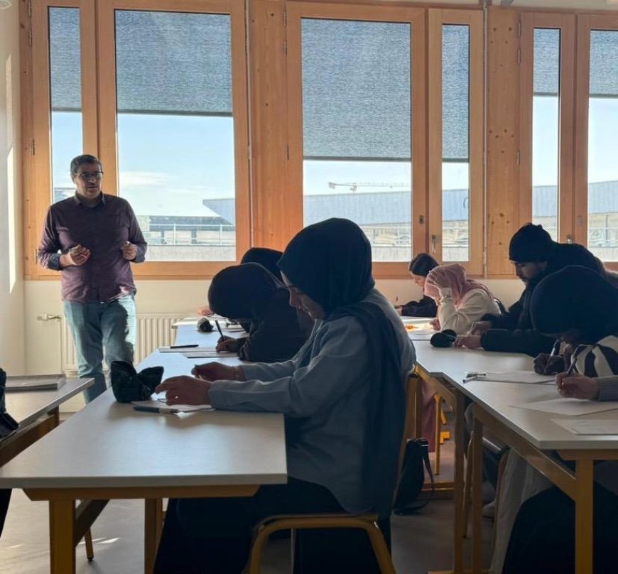 د. شكري الميموني ممثل مؤسسة رسالة السلام  بفرنسا يواصل محاضراته  حول أفكار ورؤى المفكر  علي  الشرفاء