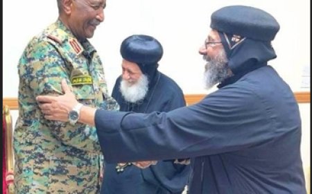 عيد القيامة..البرهان من كنيسة العذراء مريم يهنئ المسيحيين