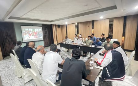 د. رضا عبد السلام من إندونيسيا : رسالة السلام تدعو الي محاربة التطرف ونبذ العنف | صور