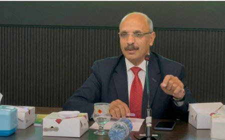 د. عبد الراضي رضوان في محاضرة لطلاب جامعة مولانا الاندونيسية: الحل في القرآن الكريم