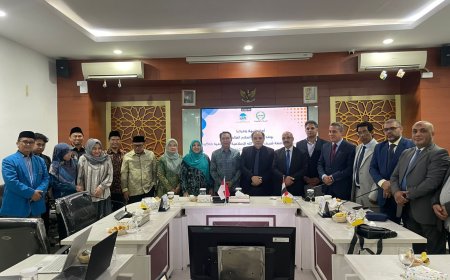 جامعة شريف هداية الله الحكومية في إندونيسا تستقبل وفد رسالة السلام | صور