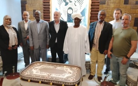 والي الجزيرة يلتقي وفد الشركة المنفذة لصيانة وتأهيل قسم العلاج الإشعاعي بمركز الجزيرة للأورام