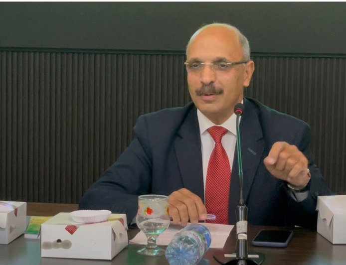 د. عبد الراضي رضوان في محاضرة لطلاب جامعة مولانا الاندونيسية: الحل في القرآن الكريم