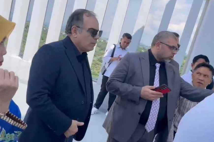 وفد "رسالة السلام" يتفقد موقع إنشاء معهد الشرفاء الحمادي للدراسات القرآنية