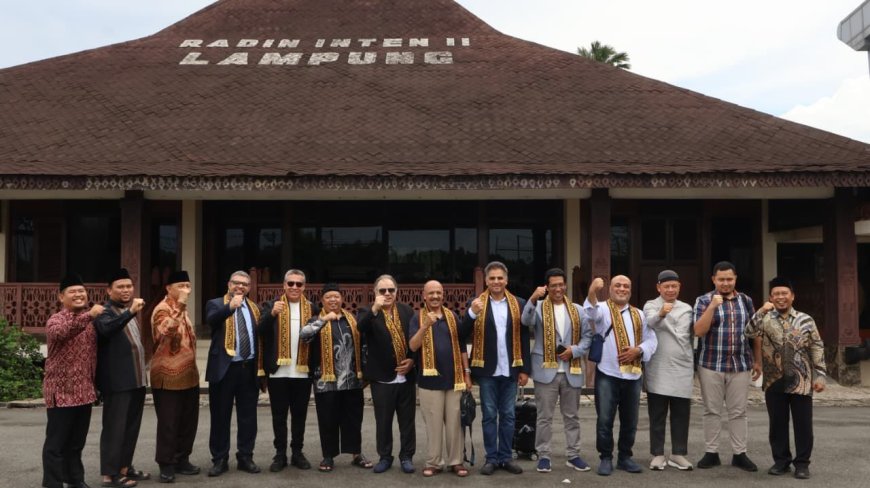 حفاوة حكومية بوفد رسالة السلام في إندونيسا .. موكب رسمي وتشريفه امنيه رفيعة | صور