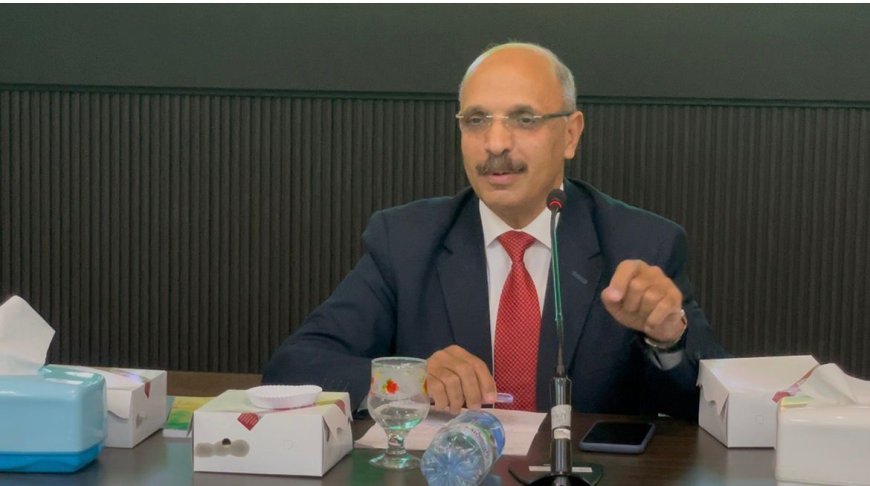 د. عبد الراضي رضوان في محاضرة لطلاب جامعة مولانا الاندونيسية: الحل في القرآن الكريم