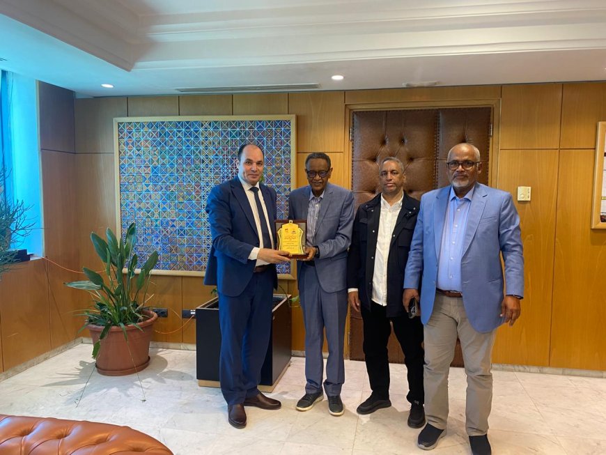 المدير العام لاتحاد إذاعات الدول العربية يشيد بالمشروع التنويري للمفكر علي الشرفاء الحمادي وأنشطة "رسالة السلام"