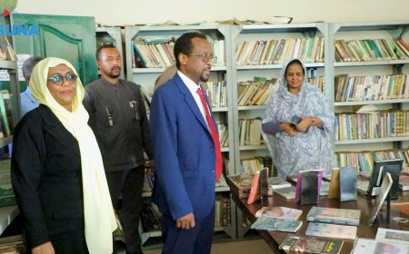 وزير الثقافة والإعلام والآثار والسياحة يثمن دور المكتبة الوطنية ويعد بإعادتها لسيرتها الأولى