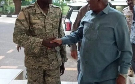 مدير جهاز المخابرات ووالي الخرطوم يبحثان الأوضاع الأمنية وخطط الإعمار