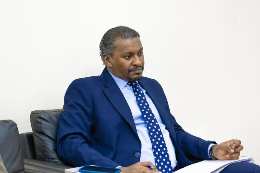 وزير الدولة بوزارة المالية يلتقي مدير صندوق البنك الإسلامي للتنمية للتمويل الميسّر