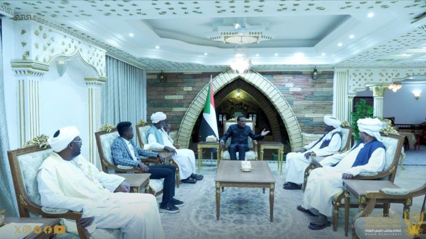 رئيس الوزراء يلتقي رئيس المجلس الأعلى لنظارات البجا والعموديات بالخرطوم