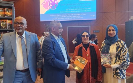 مديرا مكتب  مؤسسة رسالة السلام العالمية في موريتانيا واسبانيا يزوران  جناح المؤسسة بمعرض الإسكندرية الدولي للكتاب