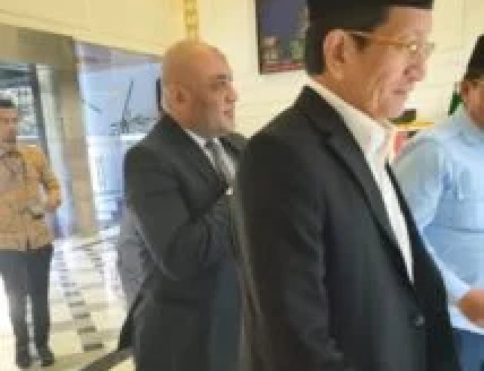وزير الشئون الدينية الإندونيسي يستقبل مدير مكتب مؤسسة رسالة السلام باندونيسيا