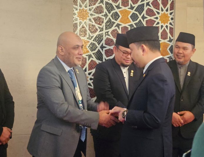 د. تامر الغزاوي يلتقي مع  الأمير عبد الملك  حسن البلقية