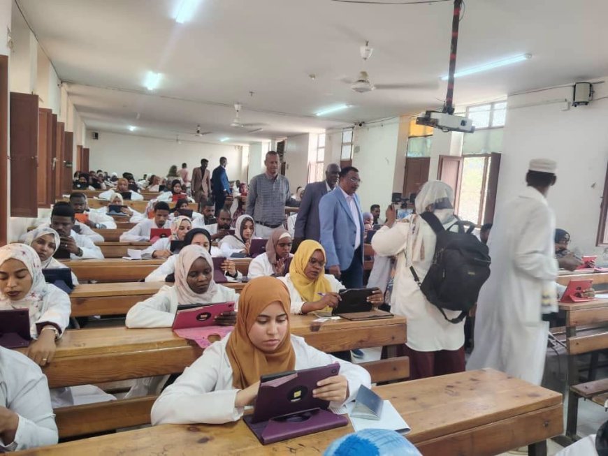 وزير الصحة المكلف بالنيل الأبيض يقف على امتحان الكفاءة المهنية الإلكتروني لـ350 ممارساً صحياً
