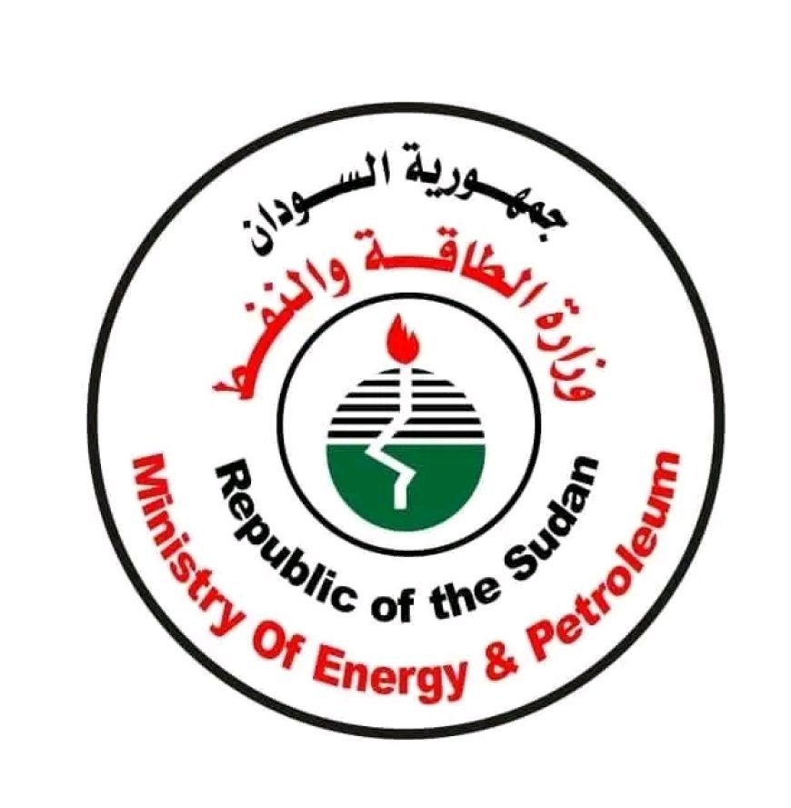 وصول بارجة توليد كهرباء جديدة إلى ميناء بورتسودان