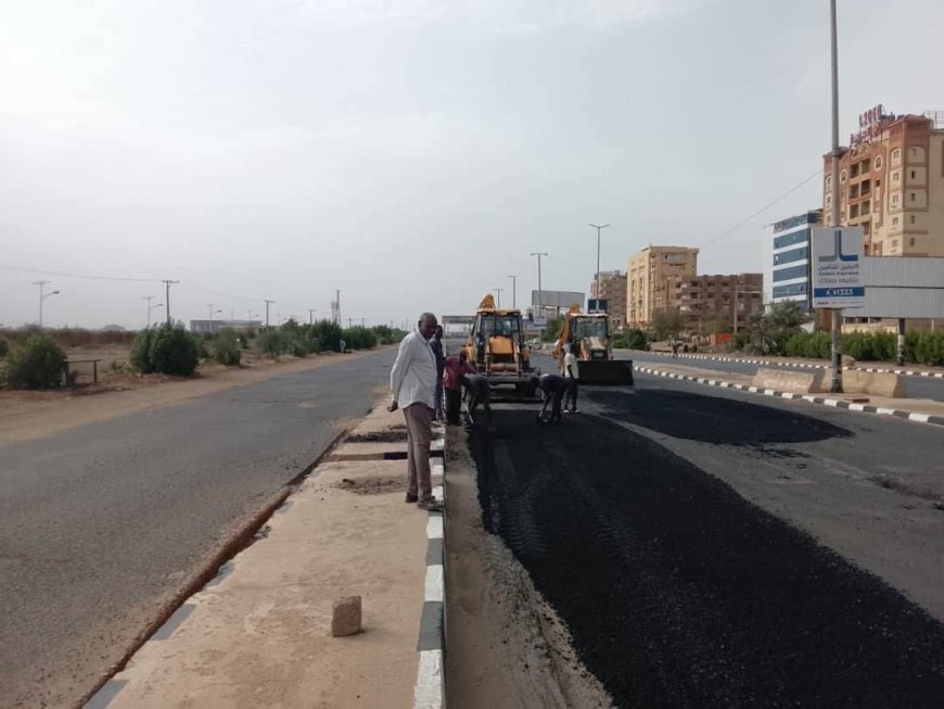 هيئة الطرق والجسور بالخرطوم تُكثّف أعمال الصيانة لمعالجة الحفر وتحسين انسياب الحركة المرورية