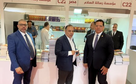 قيادات مؤسسة رسالة السلام تتفقد جناحها في معرض إسطنبول الدولي للكتاب قبيل الافتتاح | صور