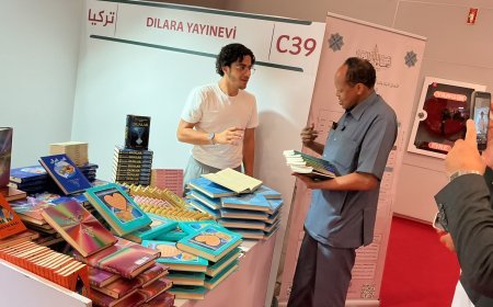 " رسالة السلام " توزع إصدارات علي الشرفاء على الناشرين في معرض إسطنبول | صور