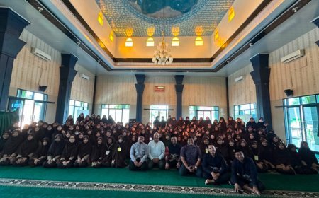 رئيس مؤسسة دار الفتح لامبونج يشيد برؤية علي محمد الشرفاء الحمادي حول الفهم الصحيح للقرآن ومعنى المسلم الذي أراده الله