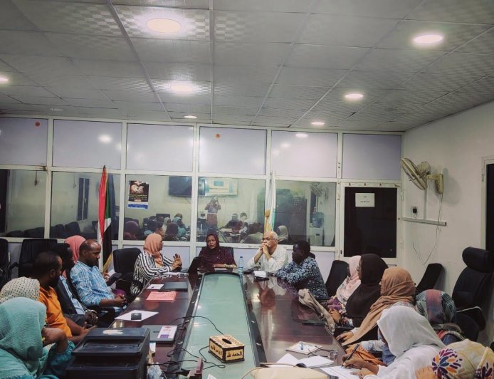 وفد التغطية الصحية الشاملة يناقش تطبيقات الصحة الذكية بالبحر الأحمر