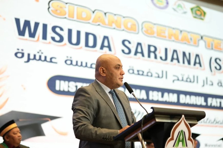 كلمة المفكر العربي الأستاذ علي محمدالشرفاء   تلقى  اهتماما رسميا وأكاديميا كبيرا فى احتفال تخريج الدفعة الخامسة عشرة بجامعة دار الفتح الإندونيسية