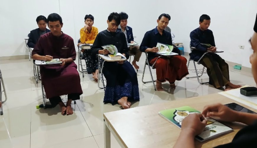 معهد  دار الفتح لامبونح يضيف كتاب «شرعة الله ومناهجه» للمفكر على الشرفاء إلى المنهج الدراسي