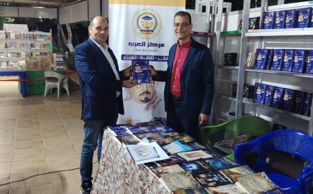 محمد فتحي الشريف يدير نقاشًا فكريًا  مع الإذاعي الكبير محمد عبد العزيز حول «السلام يصنع التعايش» بمعرض الترسانة