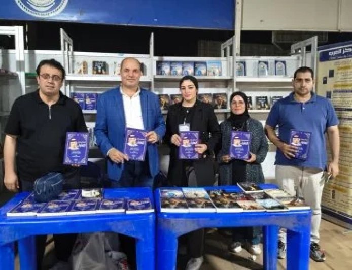 إقبال كبير على إصدارات مركز العرب والمكتبة الرقمية بمعرض الترسانة.. وإشادات واسعة بكتاب «السلام يصنع التعايش»