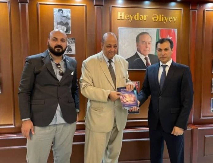وفد من مؤسسة رسالة السلام العالمية يلتقى مع نائب رئيس البعثة ومستشار سفارة أذربيجان بالقاهرة