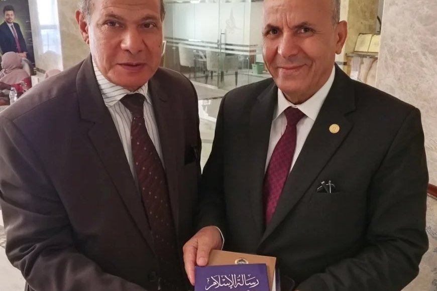 المستشار الدكتور عبد الرازق شعيب رئيس هيئة قضايا الدولة السابق يشيد  بمؤلفات المفكر العربي علي محمد الشرفاء الحمادي