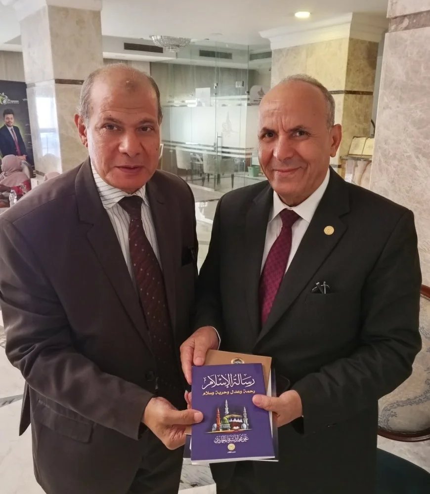 المستشار الدكتور عبد الرازق شعيب رئيس هيئة قضايا الدولة السابق يشيد  بمؤلفات المفكر العربي علي محمد الشرفاء الحمادي