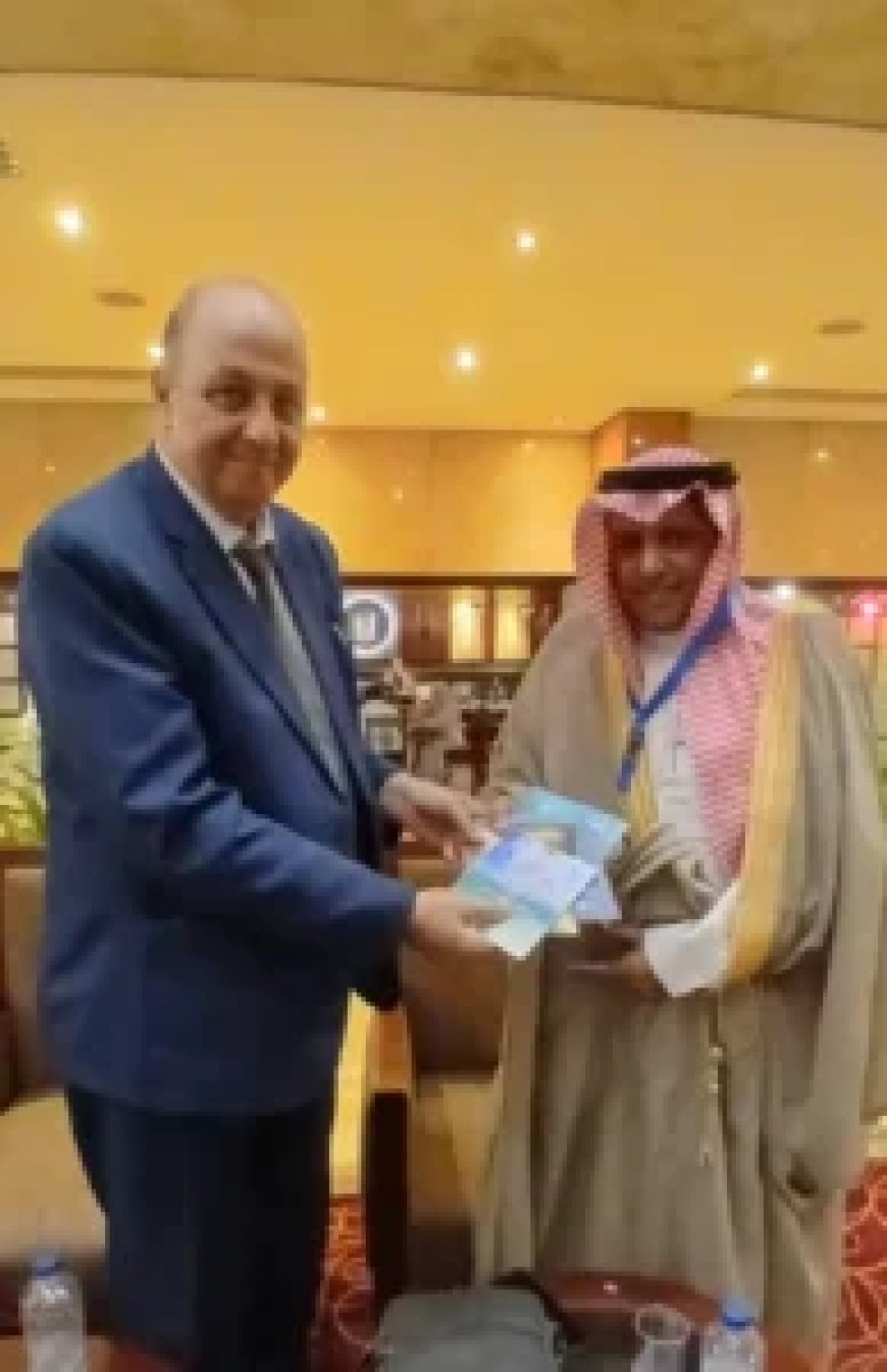 مؤسسة رسالة السلام العالمية تهدي المستشار القانوني السعودي سعيد الهاجري عدداً من مؤلفات المفكر العربي علي الشرفاء
