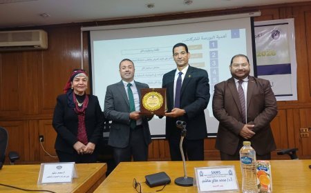 أكاديمية السادات والبورصة المصرية تطلقان برنامج التوعية المالية وترسيخ ثقافة الاستثمار لدى الطلاب 