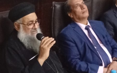 قلبي ينزف بسبب حال الأمة العربية».. القمص بضابا نجيب يوجه رسالة باكية بعد قراءة كتاب علي الشرفاء