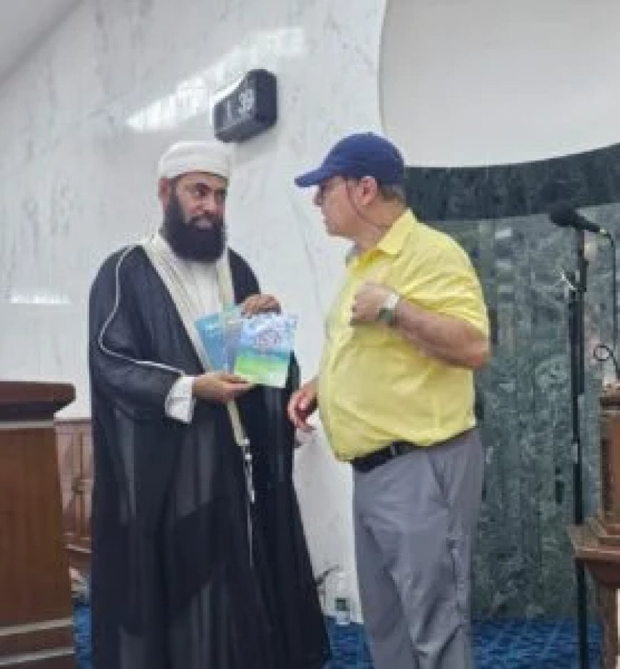 مدير مكتب  مؤسسة رسالة السلام العالمية بالأردن  يزور مسجد كولون والمركز الإسلامي في هونج كونج ويهدي إمام المسجد مؤلفات المفكر علي الشرفاء الحمادي